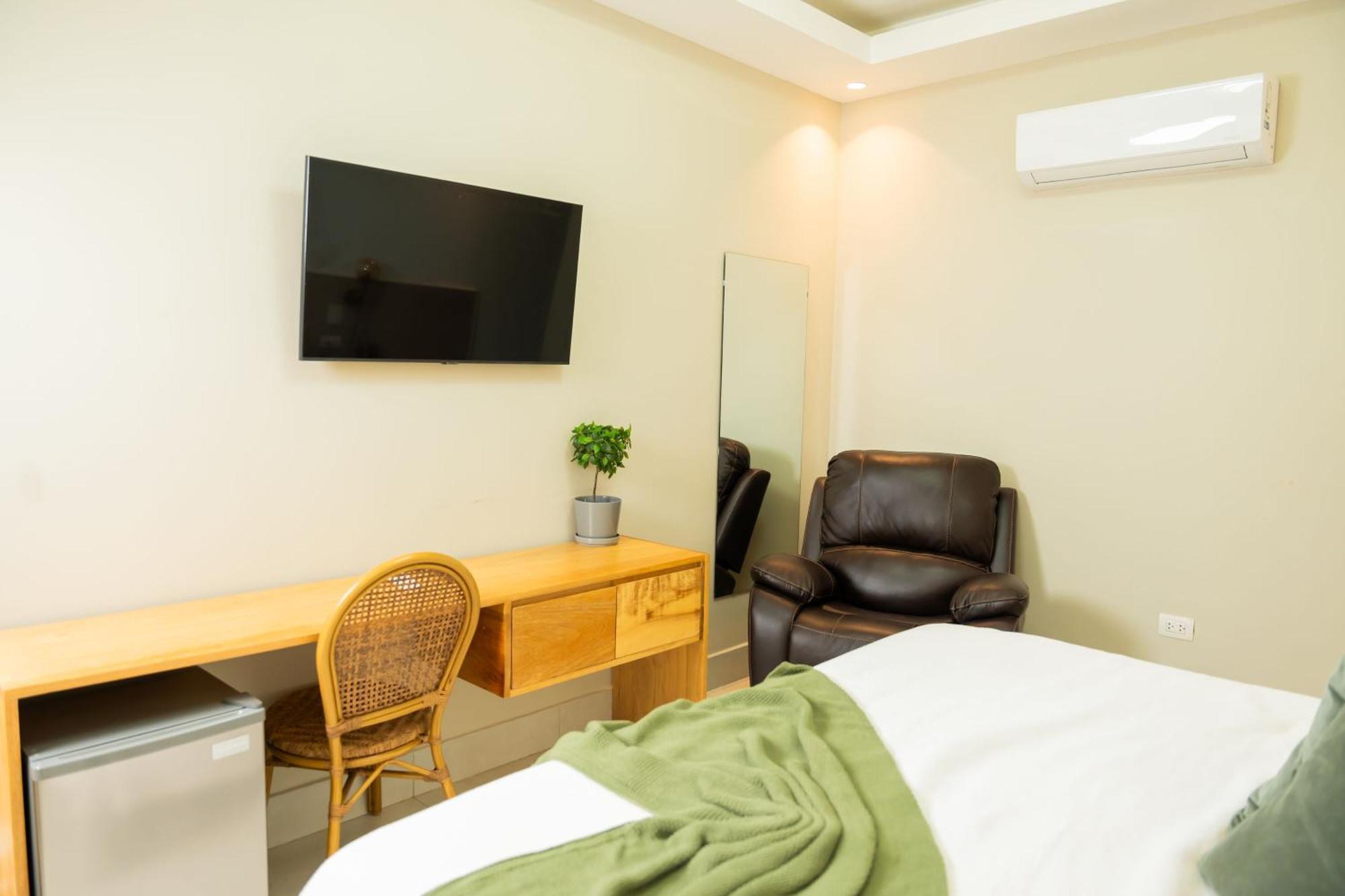 Hotel Stay Here Suites Santo Domingo Ngoại thất bức ảnh