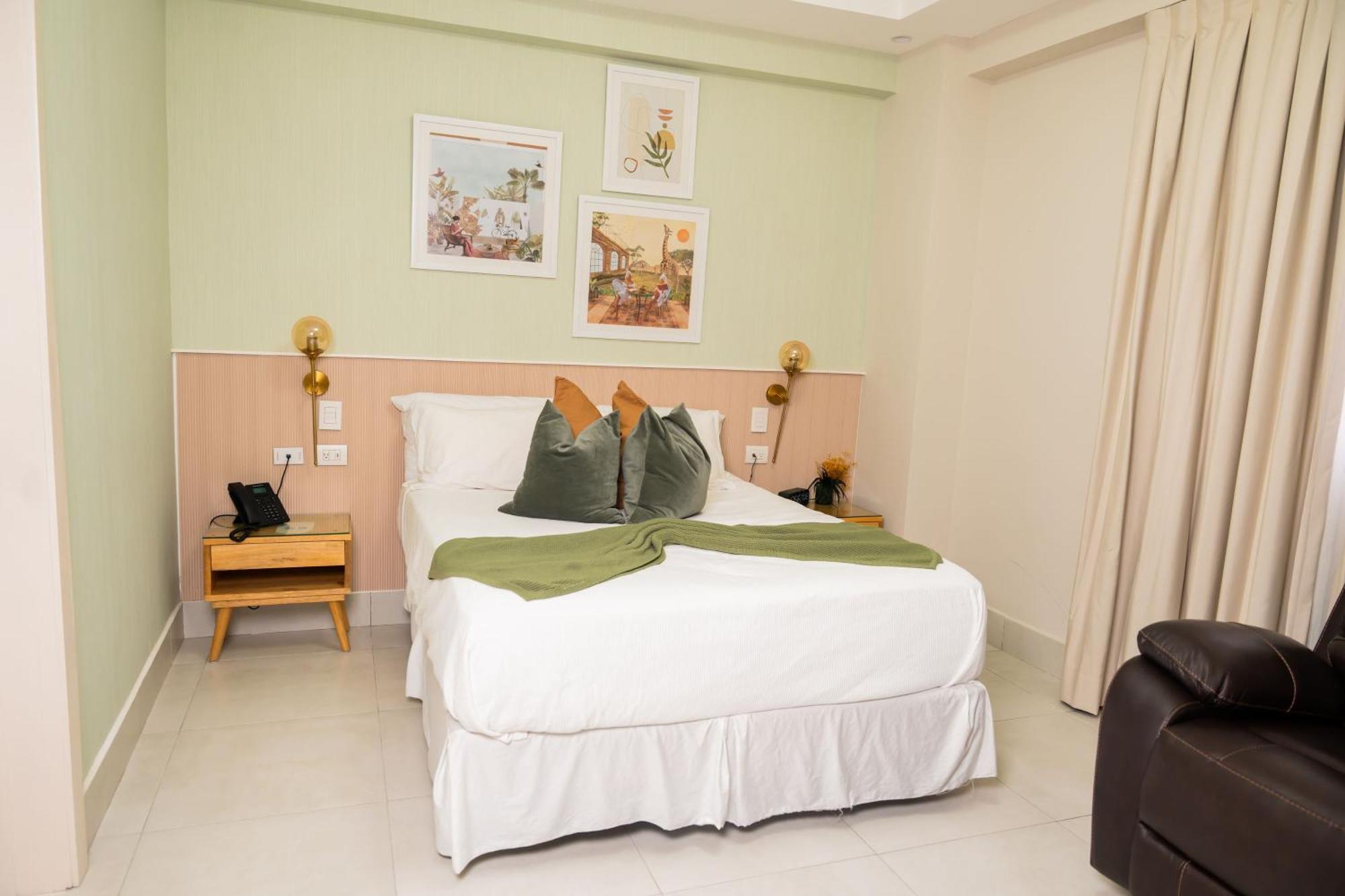 Hotel Stay Here Suites Santo Domingo Ngoại thất bức ảnh