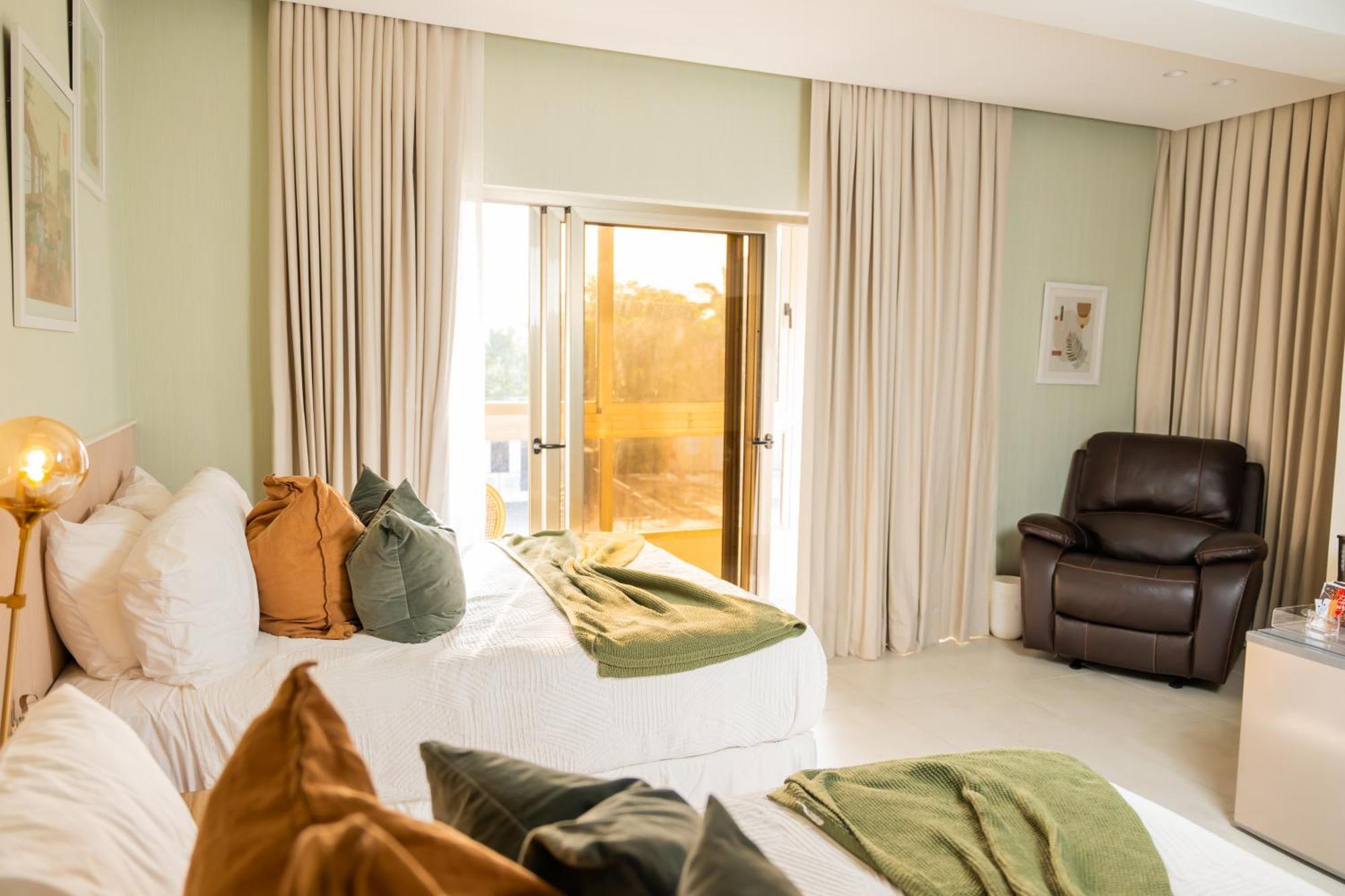Hotel Stay Here Suites Santo Domingo Ngoại thất bức ảnh