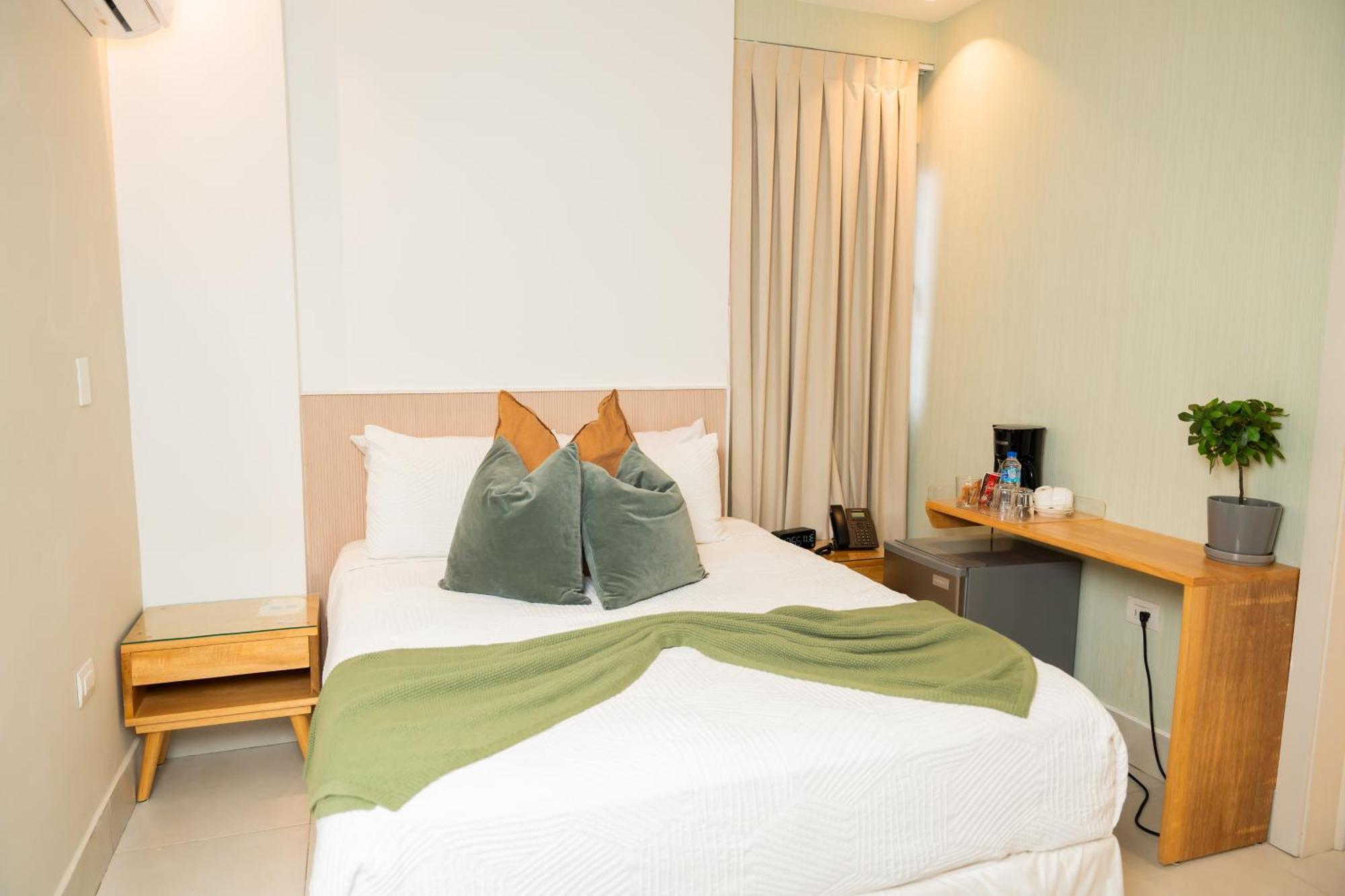 Hotel Stay Here Suites Santo Domingo Ngoại thất bức ảnh