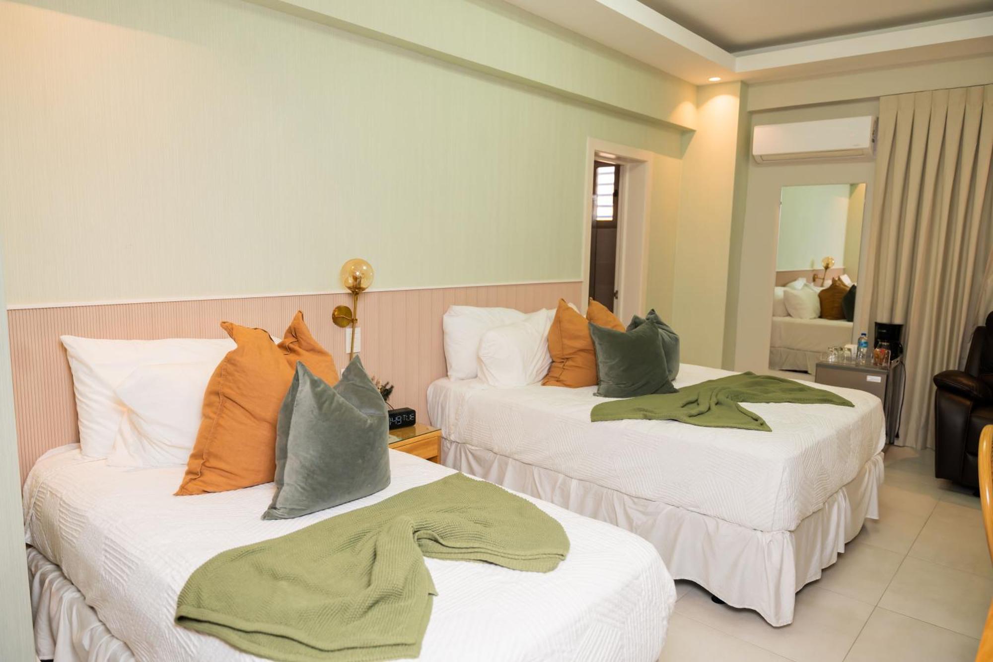Hotel Stay Here Suites Santo Domingo Ngoại thất bức ảnh