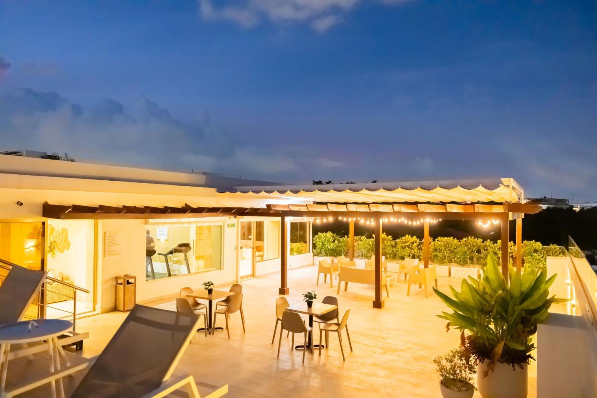 Hotel Stay Here Suites Santo Domingo Ngoại thất bức ảnh